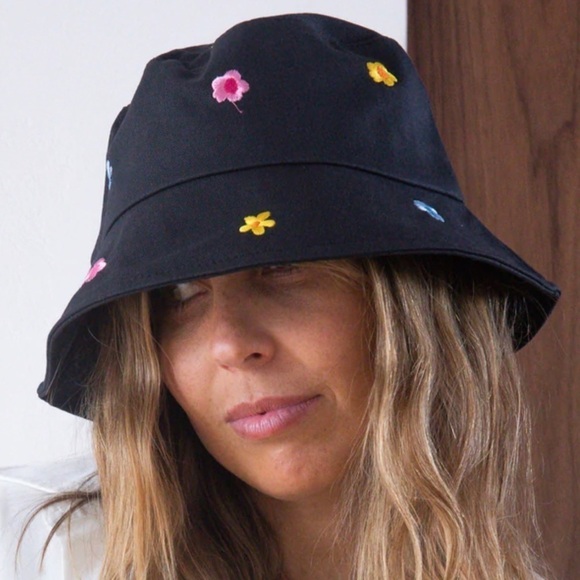 Mode Accessories - Mode Bucket Hat Black with Embroidery Flowers 100% Cotton NWOT​​​​​​​